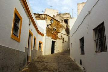 Fototapeta na wymiar narrow street of Arcos de la Frontera