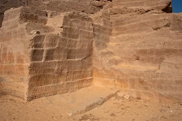 Abwaschbare Fototapete Gebel Silsila pharaonic quarry Chisel traces © hybonoticeras
