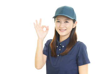 笑顔の女性労働者