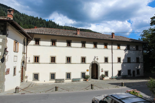 Camaldoli , Monastero di Camaldoli , ingesso alla foresteria