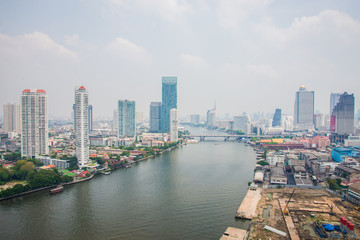 Fototapeta na wymiar Bangkok city skyline view with Chaophraya river