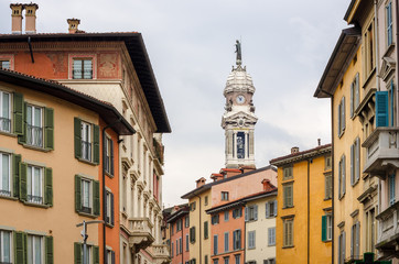 Fototapeta na wymiar Street view with colorful houses in Bergamo, Lombardia