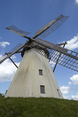 Fototapeta na wymiar Windmühle Großenheerse (Petershagen)