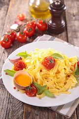 tagliatelle with tomato and basil