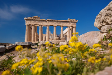 Fototapeta premium Parthenon temple on the Acropolis in Athens, Greece