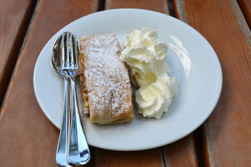 Apfelstrudel, apple pie