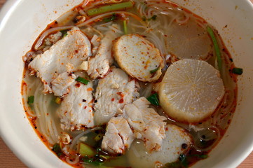 rice noodle topping with boiled pork