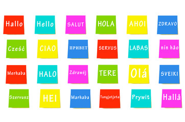 Bunte Merkzettel: „Hallo“ in verschiedenen Sprachen