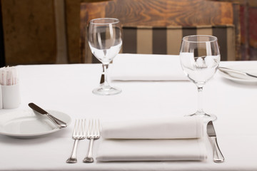 Restaurant dinner table place setting