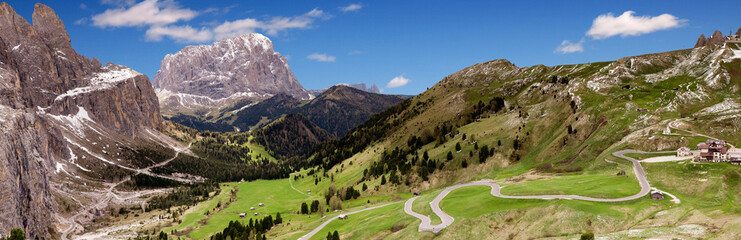 Strada del passo dolomitico