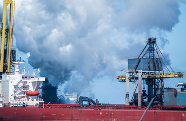 Smelting furnace and extinguish tower