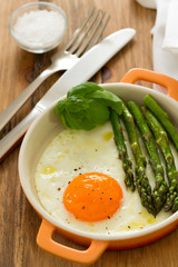 asparagus and fried egg