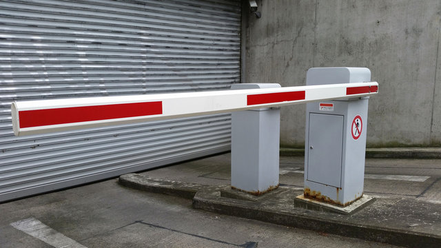 Schranke f&uuml;r Tiefgarage 
