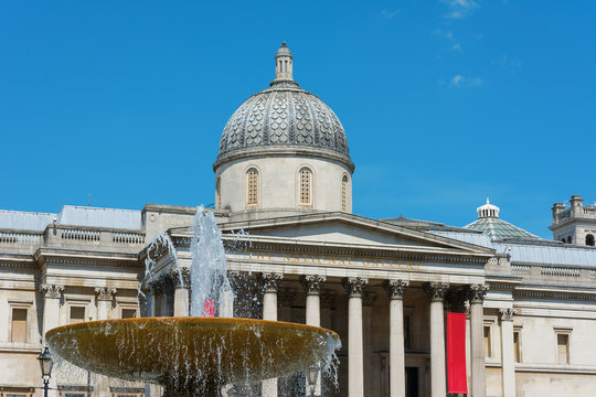 National Gallery London with fountain