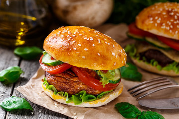 Vegetarian burger with grilled champignon 