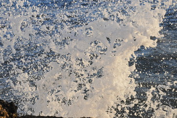 l'onda infranta dell'oceano