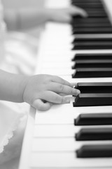 Obraz premium play the Piano