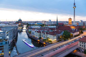 Fototapeta premium Berlin bei Nacht