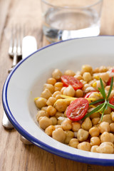 salad with tomato and chickpea