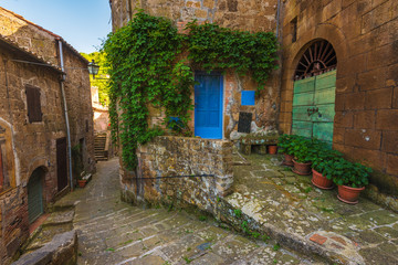 Fototapeta na wymiar Corners of Tuscan medieval towns in Italy