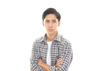 真剣な表情の男性