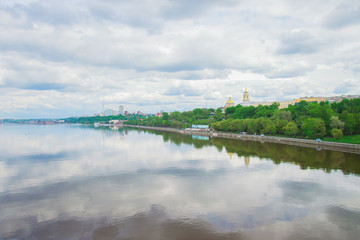 Fototapeta premium городской пейзаж у реки