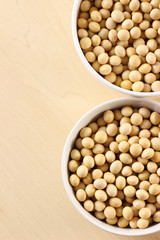 テーブルの上の大豆の集合