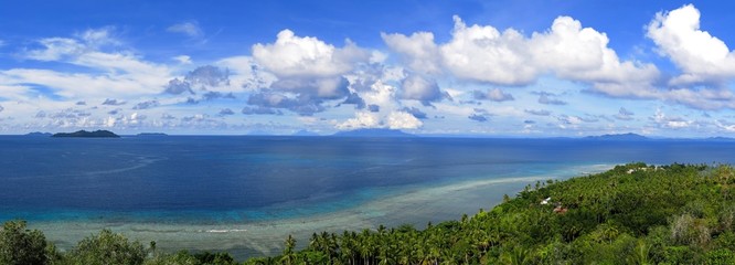 Fototapeta na wymiar guraici archipelago, Molukken, Halmahera, Indonesien