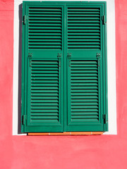 Grüner Fensterladen, Italien
