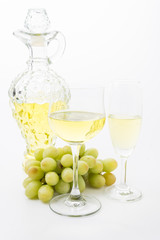 white wine and grapes