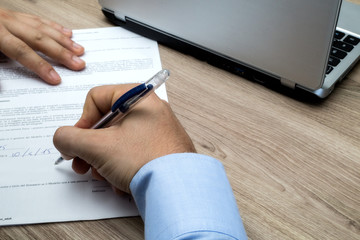 assunzione con firma del contratto di lavoro