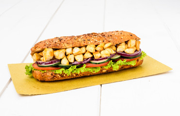 Hot sandwich with chicken and vegetables 