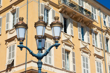 Fototapeta na wymiar street lights of old town Nice in France
