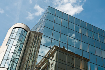 détails, reflets dans un immeuble moderne 