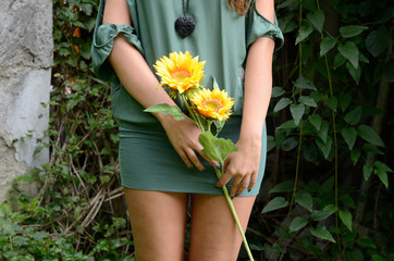 vestito verde fiori vestiti moda