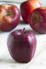 red apples