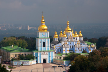 Fototapeta na wymiar St. Michael's Golden-Domed Monastery in Kiev, Ukraine 