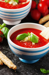 Gazpacho soup with cucumber and bread