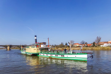 Schaufelraddampfer Elbe 