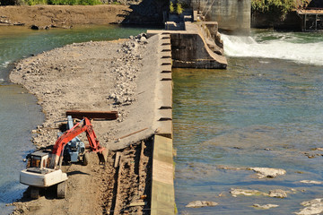 Track Dam