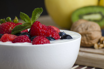Yogurt with berries 