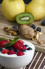 Yogurt with berries 