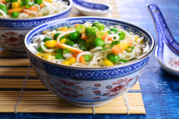 Noodles with vegetables