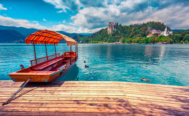Naklejka premium Lake Bled is a glacial lake in the Julian Alps