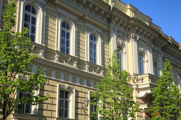 Building in the city center of Vilnius © vladuzn