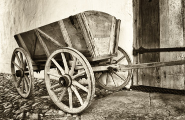 Fototapeta na wymiar old hay cart