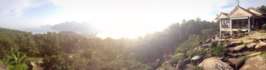 Fototapeta na wymiar sanset panorama of Phi Phi Island, Thailand