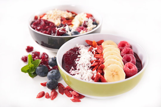smoothie bowl with fruit