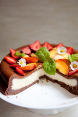 Chocolate cheesecake with fruits