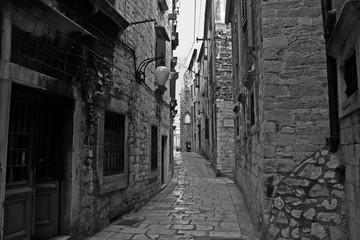 Enge Gassen von Sibenik (Kroatien)